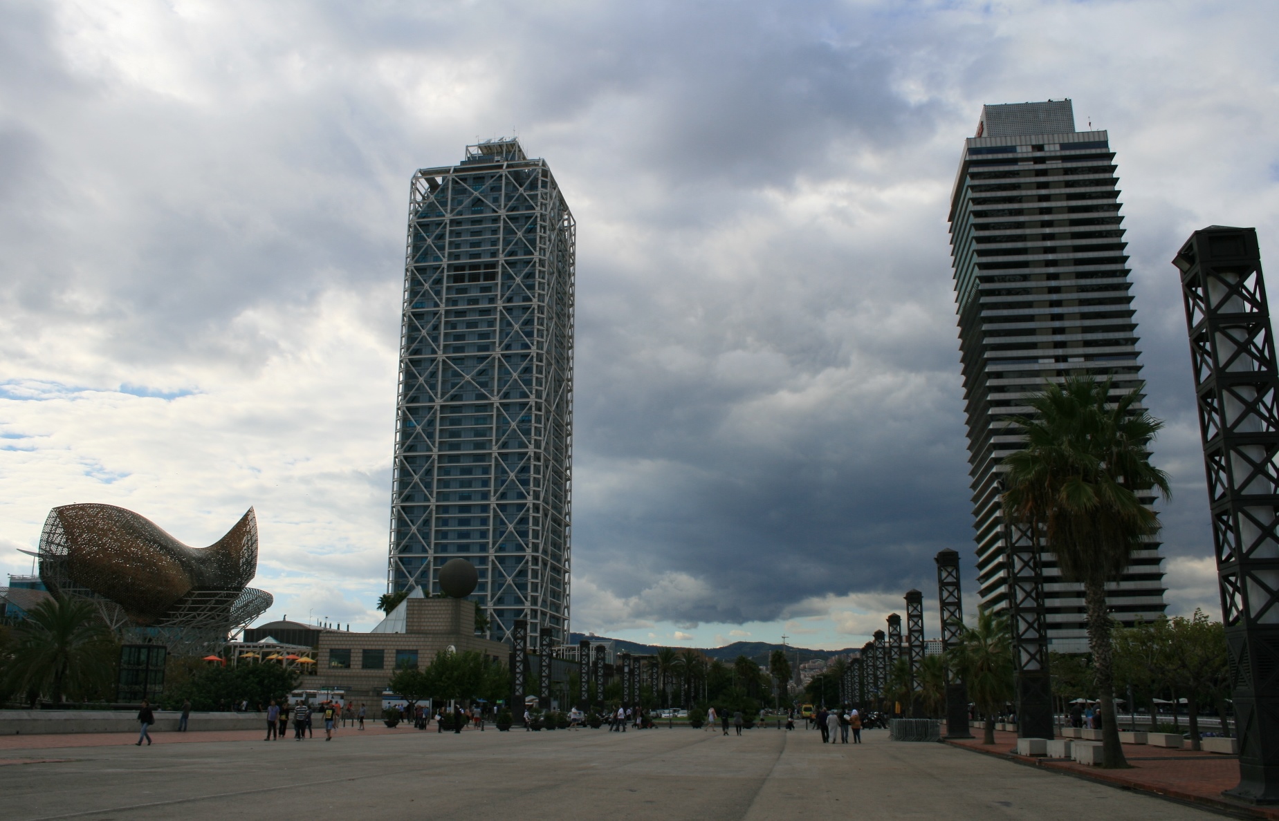 Район порт Олимпик (Port Olympic) в Барселоне