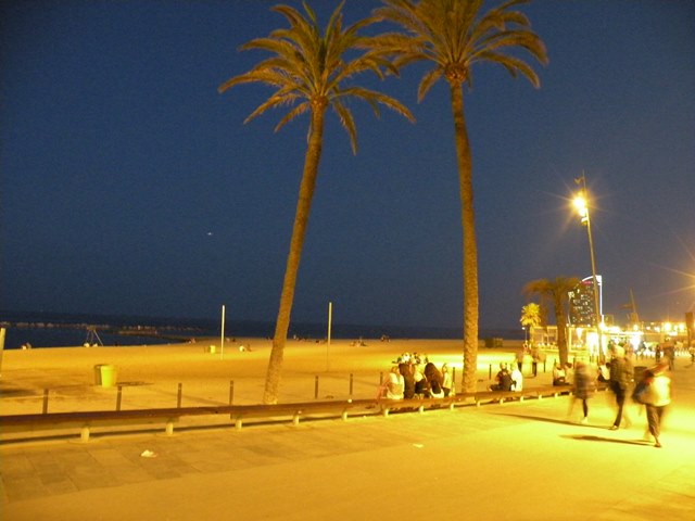 Пляж Барелонетта в Барселоне