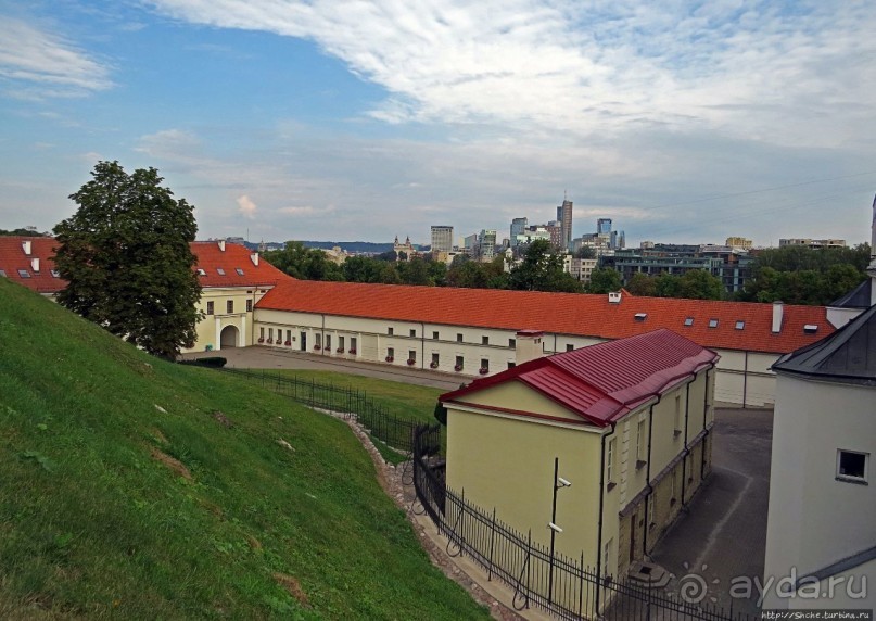 Альбом отзыва "Над городом Вильнюс стоит одиноко на холма вершине она"
