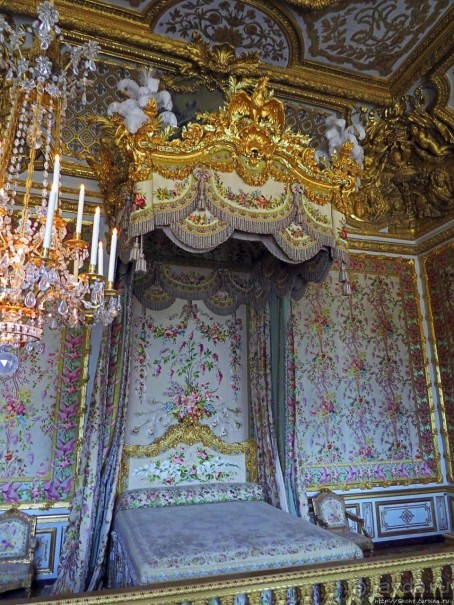Альбом отзыва "Версальский дворец. Покои королевы и галерея Битв"