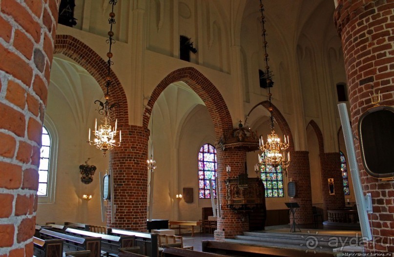 Альбом отзыва "Кирпичная (15 век) церковь св. Николая в Хальмстаде"